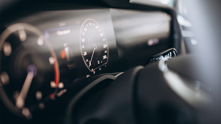 Mit jelez a műszerfal visszajelző lámpa?